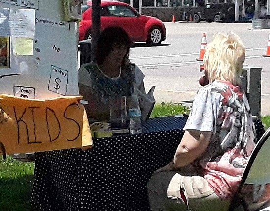 Scenes from the 2019 Smoke on the Square, held May 17-18 on the Hope Town Square, benefiting the Community Center of Hope. HSJ Online photo.