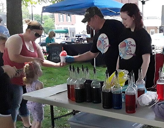 Scenes from the 2019 Smoke on the Square, held May 17-18 on the Hope Town Square, benefiting the Community Center of Hope. HSJ Online photo.