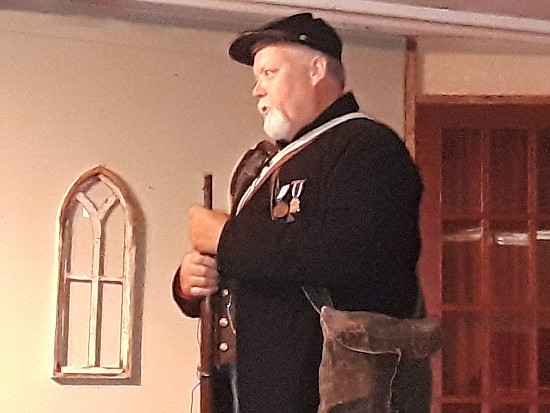 HSJ Online hosted its first fundraiser on Sept. 7th at WiLLow LeaVes of Hope on the Hope Town Square. Once a Soldier featured Julian Smith and Bud Herron portraying Civil War veterans. It was also announced that Herron had been chosen as grand marshal of the 2018 Hope Heritage Days parade.