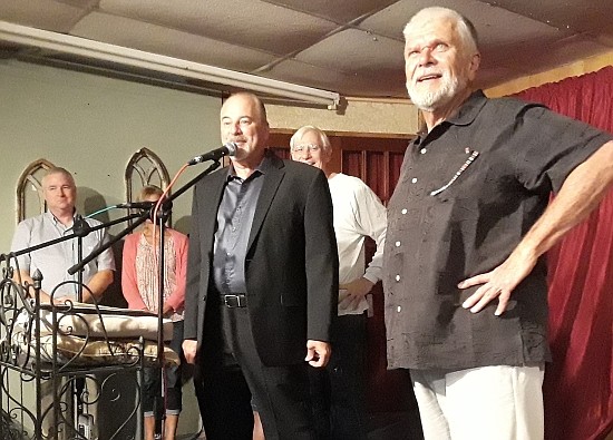 HSJ Online hosted its first fundraiser on Sept. 7th at WiLLow LeaVes of Hope on the Hope Town Square. Once a Soldier featured Julian Smith and Bud Herron portraying Civil War veterans. It was also announced that Herron had been chosen as grand marshal of the 2018 Hope Heritage Days parade.