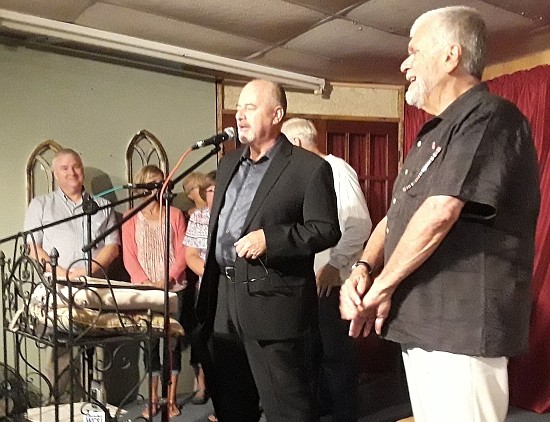 HSJ Online hosted its first fundraiser on Sept. 7th at WiLLow LeaVes of Hope on the Hope Town Square. Once a Soldier featured Julian Smith and Bud Herron portraying Civil War veterans. It was also announced that Herron had been chosen as grand marshal of the 2018 Hope Heritage Days parade.