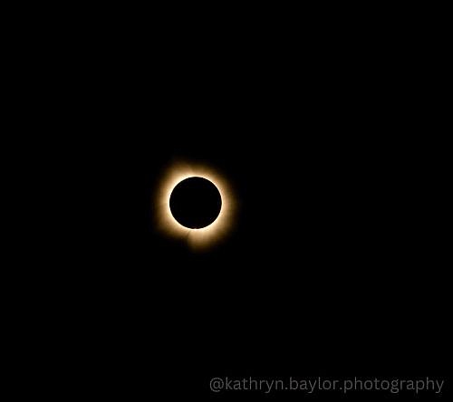 Totality during Total Eclipse of the Hope on the Hope Town Square April 8, 2024. Photo Credit: Kathryn Baylor Photography.