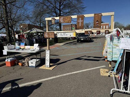 Local vendors set up around the Hope Town Square during the Total Eclipse of the Hope event April 8, 2024. Photo credit: Main Street of Hope.