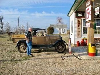 Ron Fourman at a roadside stop during a Route 66 road trip in 2010. Photo credit: Gary Bailey.